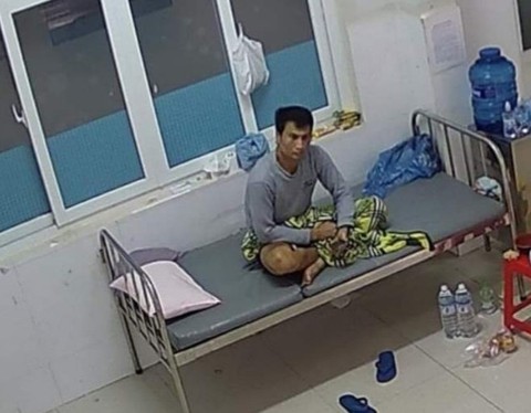 F0 trốn khỏi bệnh viện dã chiến, ngành y tế vất vả truy tìm - Ảnh 1. F0 trốn khỏi bệnh viện dã chiến, ngành y tế vất vả truy tìm - Ảnh 1.
