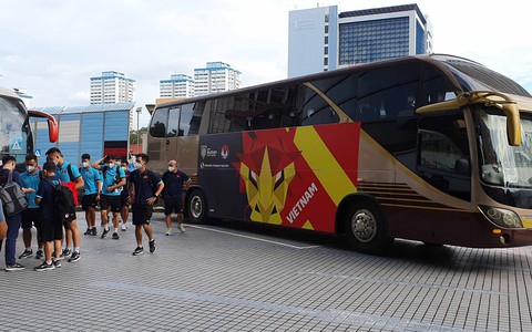 Đến Singapore đang chờ kết quả xét nghiệm, tuyển Việt Nam tập luyện từ 2-12 - Ảnh 5. Đến Singapore đang chờ kết quả xét nghiệm, tuyển Việt Nam tập luyện từ 2-12 - Ảnh 5.