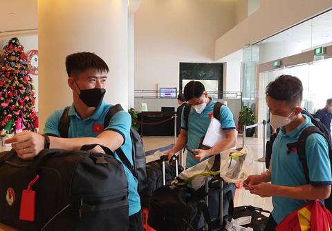 Đến Singapore đang chờ kết quả xét nghiệm, tuyển Việt Nam tập luyện từ 2-12 - Ảnh 6. Đến Singapore đang chờ kết quả xét nghiệm, tuyển Việt Nam tập luyện từ 2-12 - Ảnh 6.
