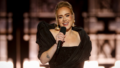 Adele biểu diễn dài hạn ở Las Vegas, không còn sợ sân khấu? - Ảnh 3. Adele biểu diễn dài hạn ở Las Vegas, không còn sợ sân khấu? - Ảnh 3.