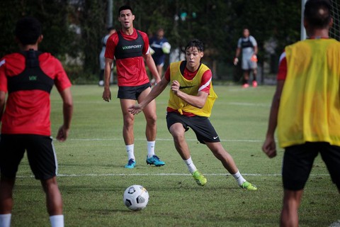 Tuyển Singapore gọi 3 con trai của Fandi Ahmad dự AFF Suzuki Cup 2020 - Ảnh 1. Tuyển Singapore gọi 3 con trai của Fandi Ahmad dự AFF Suzuki Cup 2020 - Ảnh 1.
