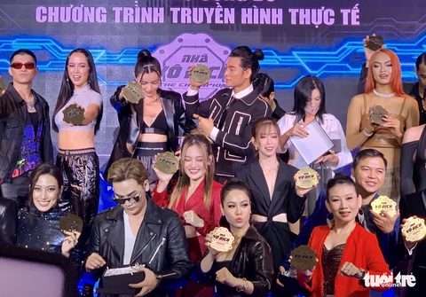 Gần 50 nghệ sĩ thách đấu boxing lan tỏa tinh thần luyện tập võ thuật - Ảnh 2. Gần 50 nghệ sĩ thách đấu boxing lan tỏa tinh thần luyện tập võ thuật - Ảnh 2.