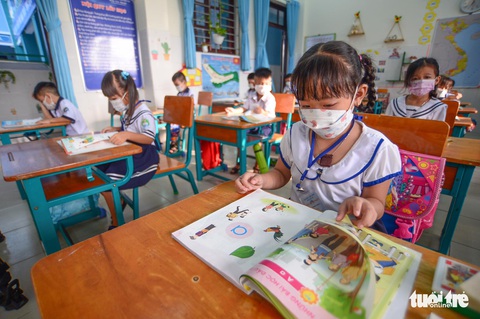 NÓNG: TP.HCM thí điểm dạy học trực tiếp từ ngày 13-12 - Ảnh 1. NÓNG: TP.HCM thí điểm dạy học trực tiếp từ ngày 13-12 - Ảnh 1.