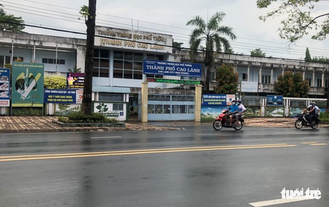 Cảnh cáo phó hiệu trưởng Trường THPT TP Cao Lãnh liên quan clip ‘nhạy cảm’ - Ảnh 1. Cảnh cáo phó hiệu trưởng Trường THPT TP Cao Lãnh liên quan clip ‘nhạy cảm’ - Ảnh 1.