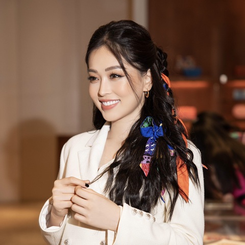 Á hậu Phương Nga trở thành tân sinh viên Swinburne Việt Nam - Ảnh 1. Á hậu Phương Nga trở thành tân sinh viên Swinburne Việt Nam - Ảnh 1.