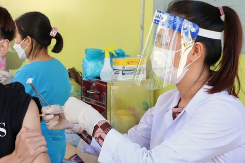 Vụ bé trai 12 tuổi ở Bình Phước tử vong sau tiêm vắc xin: Do sốc phản vệ độ 4 - Ảnh 1. Vụ bé trai 12 tuổi ở Bình Phước tử vong sau tiêm vắc xin: Do sốc phản vệ độ 4 - Ảnh 1.