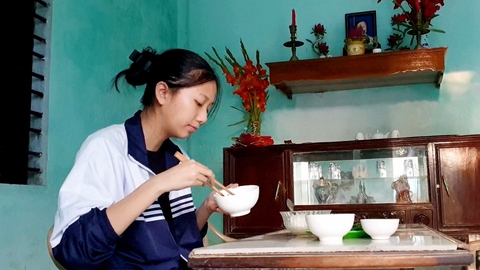 Ngọn măng cô độc vẫn vươn lên - Ảnh 2. Ngọn măng cô độc vẫn vươn lên - Ảnh 2.
