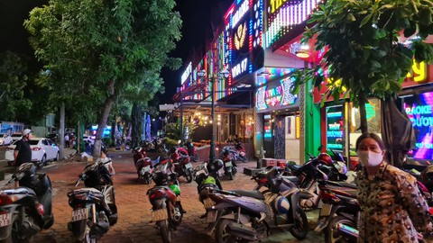 TP Quy Nhơn chuyển sang vùng cam, tạm ngừng karaoke, massage, bida - Ảnh 1. TP Quy Nhơn chuyển sang vùng cam, tạm ngừng karaoke, massage, bida - Ảnh 1.