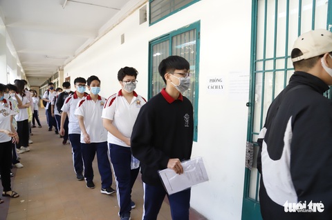 TP.HCM: Nhiều trường diễn tập phòng chống dịch trước khi học sinh trở lại - Ảnh 6. TP.HCM: Nhiều trường diễn tập phòng chống dịch trước khi học sinh trở lại - Ảnh 6.