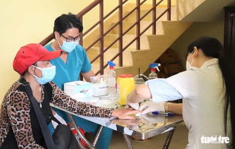 Sáng 10-12, những mũi tiêm vắc xin liều nhắc lại, bổ sung ở TP.HCM bắt đầu - Ảnh 5. Sáng 10-12, những mũi tiêm vắc xin liều nhắc lại, bổ sung ở TP.HCM bắt đầu - Ảnh 5.