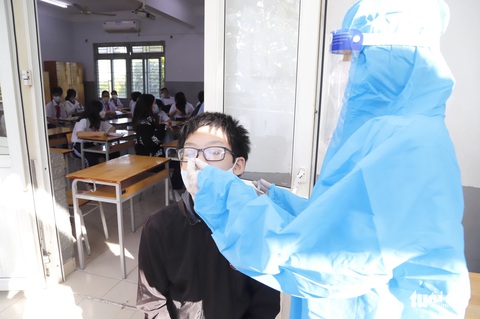 TP.HCM: Nhiều trường diễn tập phòng chống dịch trước khi học sinh trở lại - Ảnh 3. TP.HCM: Nhiều trường diễn tập phòng chống dịch trước khi học sinh trở lại - Ảnh 3.