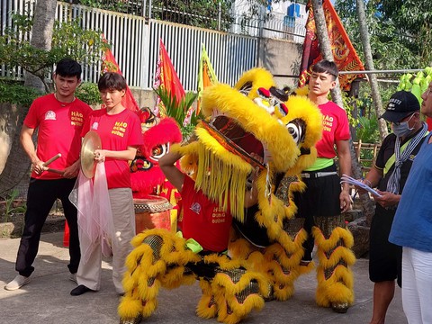Lương Thế Thành - Thúy Diễm múa lân tưng bừng trong Vũ điệu đón xuân - Ảnh 4. Lương Thế Thành - Thúy Diễm múa lân tưng bừng trong Vũ điệu đón xuân - Ảnh 4.