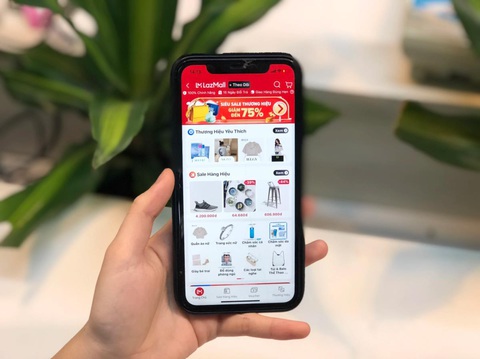 Lý giải hai hành vi mua sắm đối nghịch trên thương mại điện tử dịp cuối năm - Ảnh 2. Lý giải hai hành vi mua sắm đối nghịch trên thương mại điện tử dịp cuối năm - Ảnh 2.