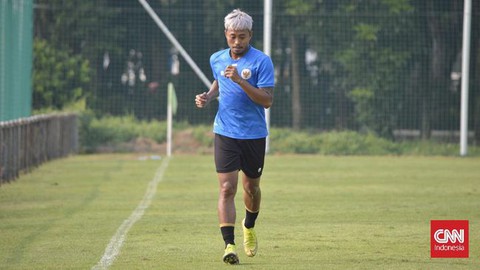 Nhận tin cha mất, tiền đạo Indonesia gạt lệ chiến đấu hết AFF Cup 2020 - Ảnh 1. Nhận tin cha mất, tiền đạo Indonesia gạt lệ chiến đấu hết AFF Cup 2020 - Ảnh 1.