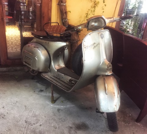 Cuộc đoàn tụ khó tin với chiếc Vespa cổ của ba tôi - Ảnh 1. Cuộc đoàn tụ khó tin với chiếc Vespa cổ của ba tôi - Ảnh 1.