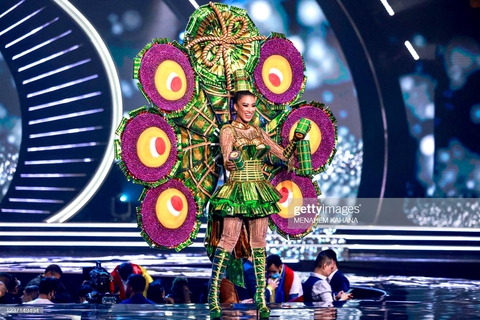 Kim Duyên gây ấn tượng tại bán kết Miss Universe 2021 - Ảnh 4. Kim Duyên gây ấn tượng tại bán kết Miss Universe 2021 - Ảnh 4.