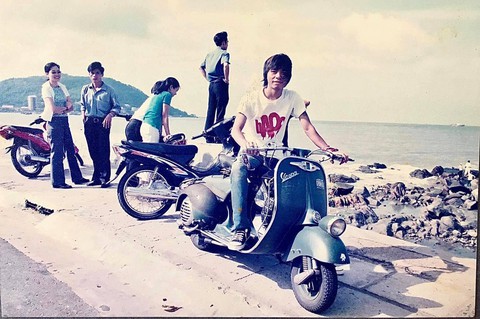 Tương tư tiếng nổ Vespa - Ảnh 3. Tương tư tiếng nổ Vespa - Ảnh 3.