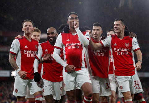 Liverpool, Chelsea và Arsenal cùng thắng để bám đuổi Man City - Ảnh 2. Liverpool, Chelsea và Arsenal cùng thắng để bám đuổi Man City - Ảnh 2.