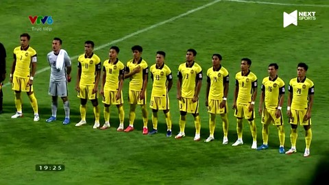 Quốc ca Việt Nam không bị tắt tiếng trong trận Việt Nam - Malaysia - Ảnh 2. Quốc ca Việt Nam không bị tắt tiếng trong trận Việt Nam - Malaysia - Ảnh 2.