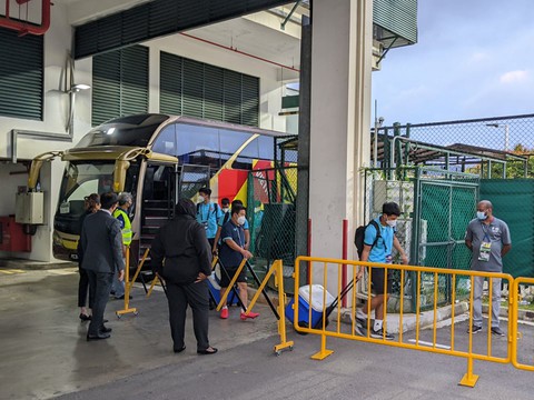 Nhiều cổ động viên đổ về Bishan, sẵn sàng tiếp lửa tuyển Việt Nam đấu Malaysia - Ảnh 5. Nhiều cổ động viên đổ về Bishan, sẵn sàng tiếp lửa tuyển Việt Nam đấu Malaysia - Ảnh 5.