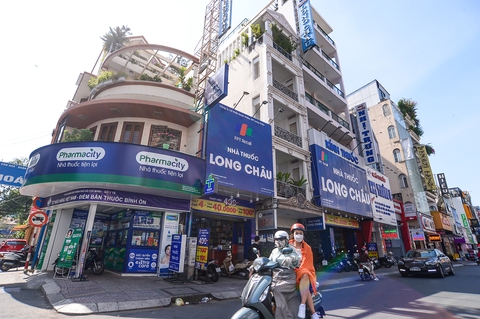 Kêu gọi nhà thuốc tham gia chống dịch - Ảnh 1. Kêu gọi nhà thuốc tham gia chống dịch - Ảnh 1.