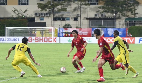 Lần đầu đá AFF Cup, Tuấn Anh nhận ngay danh hiệu Cầu thủ xuất sắc nhất trận - Ảnh 1. Lần đầu đá AFF Cup, Tuấn Anh nhận ngay danh hiệu Cầu thủ xuất sắc nhất trận - Ảnh 1.