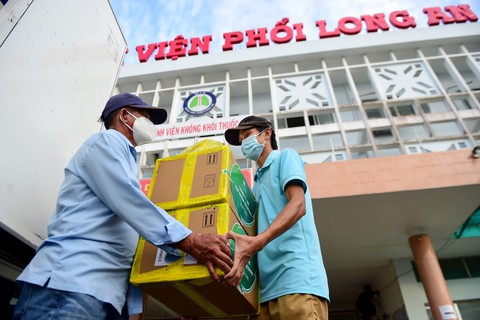 Hơn 1 triệu viên Molnupiravir cho chương trình thí điểm điều trị F0 tại nhà - Ảnh 3. Hơn 1 triệu viên Molnupiravir cho chương trình thí điểm điều trị F0 tại nhà - Ảnh 3.