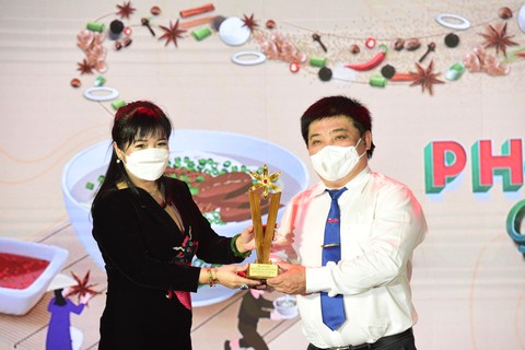 Gala Ngày của phở tối 12-12: 5 giải Hoa hồi vàng dành tặng người nấu phở ngon - Ảnh 6. Gala Ngày của phở tối 12-12: 5 giải Hoa hồi vàng dành tặng người nấu phở ngon - Ảnh 6.