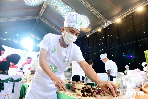 Gala Ngày của phở 12-12: Kết nối 5 châu, lan tỏa tình yêu, hương vị phở - Ảnh 15. Gala Ngày của phở 12-12: Kết nối 5 châu, lan tỏa tình yêu, hương vị phở - Ảnh 15.