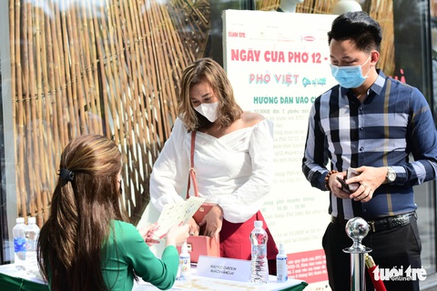 Nhộn nhịp check-in, thưởng thức phở tại Gala Ngày của Phở 12-12 - Ảnh 4. Nhộn nhịp check-in, thưởng thức phở tại Gala Ngày của Phở 12-12 - Ảnh 4.