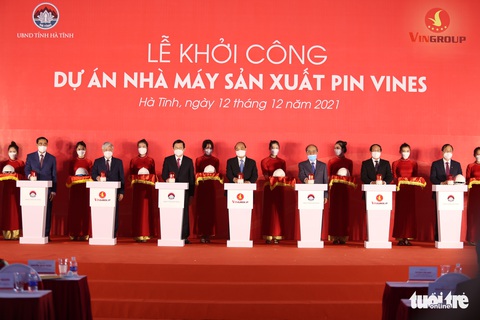 Chủ tịch nước dự lễ khởi công nhà máy sản xuất pin 4.000 tỉ đồng - Ảnh 3. Chủ tịch nước dự lễ khởi công nhà máy sản xuất pin 4.000 tỉ đồng - Ảnh 3.