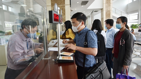 Cần giảm mạnh thuế thu nhập cá nhân - Ảnh 1. Cần giảm mạnh thuế thu nhập cá nhân - Ảnh 1.