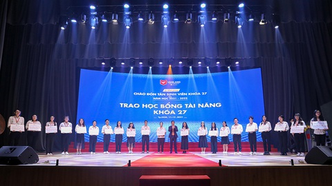 Đại học Văn Lang đạt chứng nhận QS Stars 4 sao ngay lần đầu kiểm định - Ảnh 4. Đại học Văn Lang đạt chứng nhận QS Stars 4 sao ngay lần đầu kiểm định - Ảnh 4.