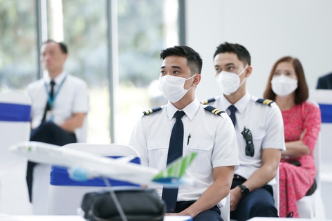 Bamboo Airways khai giảng khóa học viên phi công máy bay Airbus A320 đầu tiên - Ảnh 2. Bamboo Airways khai giảng khóa học viên phi công máy bay Airbus A320 đầu tiên - Ảnh 2.