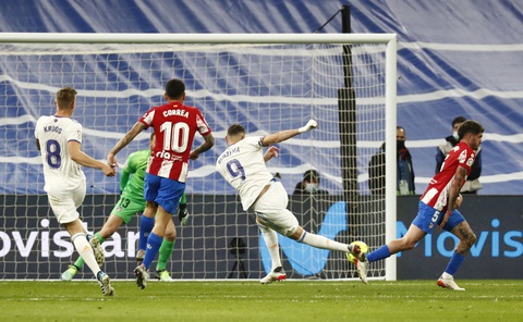 Đánh bại kình địch Atletico Madrid, Real Madrid hơn Barca 18 điểm - Ảnh 2. Đánh bại kình địch Atletico Madrid, Real Madrid hơn Barca 18 điểm - Ảnh 2.