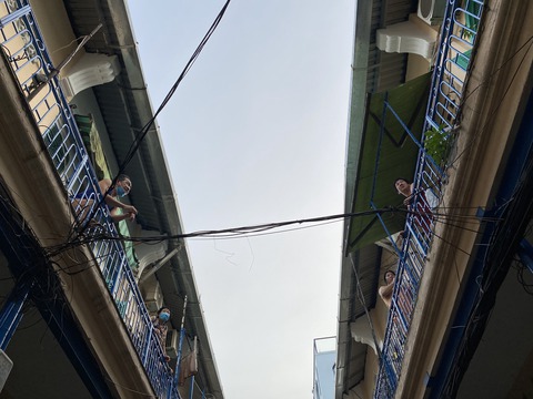 Chuyện đời ở những chung cư xưa cũ - Kỳ 4: Chốn xưa trăm tuổi ở khu Chợ Lớn - Ảnh 2. Chuyện đời ở những chung cư xưa cũ - Kỳ 4: Chốn xưa trăm tuổi ở khu Chợ Lớn - Ảnh 2.