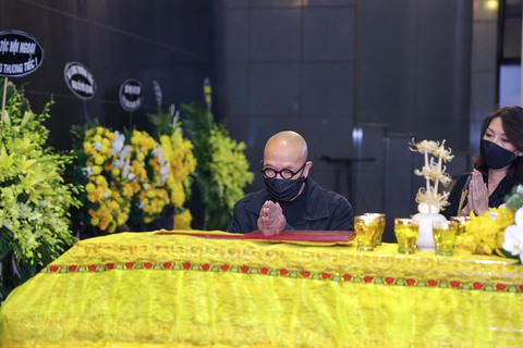 Tiễn biệt nhạc sĩ Phú Quang trong sáng mùa đông se lòng Hà Nội - Ảnh 10. Tiễn biệt nhạc sĩ Phú Quang trong sáng mùa đông se lòng Hà Nội - Ảnh 10.