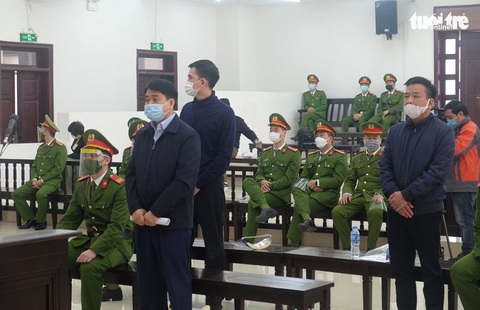 Cựu chủ tịch TP Hà Nội Nguyễn Đức Chung bị tuyên án 8 năm tù - Ảnh 2. Cựu chủ tịch TP Hà Nội Nguyễn Đức Chung bị tuyên án 8 năm tù - Ảnh 2.