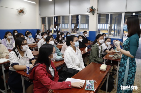 TP.HCM: Trên 90% học sinh đi học trở lại - Ảnh 1. TP.HCM: Trên 90% học sinh đi học trở lại - Ảnh 1.