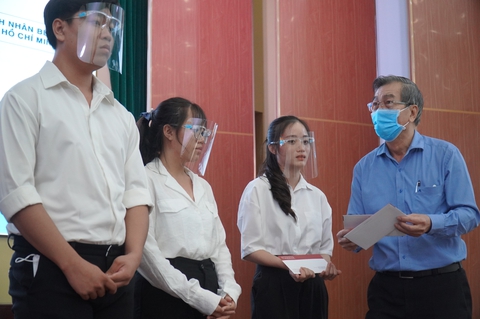 Chúng tôi thấy áy náy vì còn nhiều hoàn cảnh khó khăn chưa được giúp đỡ - Ảnh 6. Chúng tôi thấy áy náy vì còn nhiều hoàn cảnh khó khăn chưa được giúp đỡ - Ảnh 6.