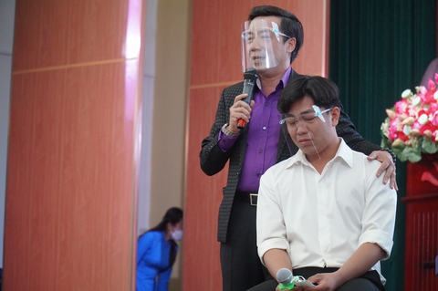Chúng tôi thấy áy náy vì còn nhiều hoàn cảnh khó khăn chưa được giúp đỡ - Ảnh 1. Chúng tôi thấy áy náy vì còn nhiều hoàn cảnh khó khăn chưa được giúp đỡ - Ảnh 1.