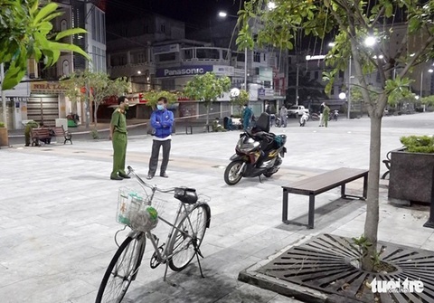 Bắt nghi phạm giết người trên phố đi bộ giữa khuya - Ảnh 2. Bắt nghi phạm giết người trên phố đi bộ giữa khuya - Ảnh 2.