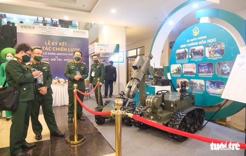 Triển lãm nhiều thành tựu khoa học công nghệ quốc phòng - Ảnh 4. Triển lãm nhiều thành tựu khoa học công nghệ quốc phòng - Ảnh 4.