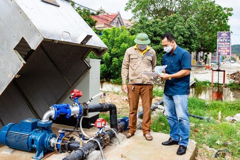 Hơn 5.000 người dân miền Trung đón niềm vui nước sạch - Ảnh 2. Hơn 5.000 người dân miền Trung đón niềm vui nước sạch - Ảnh 2.
