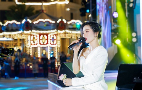 Dàn sao Việt cháy hết mình trong chuỗi sự kiện cuối năm tại Novaland Gallery - Ảnh 7. Dàn sao Việt cháy hết mình trong chuỗi sự kiện cuối năm tại Novaland Gallery - Ảnh 7.