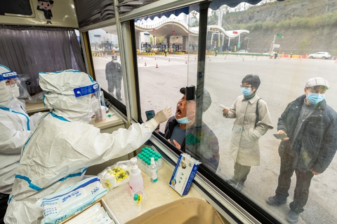 Trung Quốc phát hiện ca dương tính Omicron sau 14 ngày cách ly âm tính - Ảnh 1. Trung Quốc phát hiện ca dương tính Omicron sau 14 ngày cách ly âm tính - Ảnh 1.