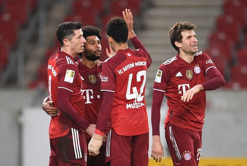 Thắng Stuttgart ‘5 sao’, Bayern đào sâu cách biệt với Dortmund - Ảnh 2. Thắng Stuttgart ‘5 sao’, Bayern đào sâu cách biệt với Dortmund - Ảnh 2.