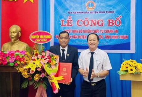 Trước khi tự tử, chánh án TAND huyện Ninh Phước điện thoại báo tin cho một đồng nghiệp - Ảnh 1. Trước khi tự tử, chánh án TAND huyện Ninh Phước điện thoại báo tin cho một đồng nghiệp - Ảnh 1.