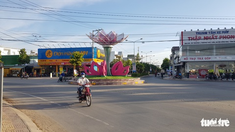 Đồng Tháp đề nghị Bộ rút thời gian tiêm mũi 3 xuống 4 tháng để ứng phó Omicron - Ảnh 1. Đồng Tháp đề nghị Bộ rút thời gian tiêm mũi 3 xuống 4 tháng để ứng phó Omicron - Ảnh 1.