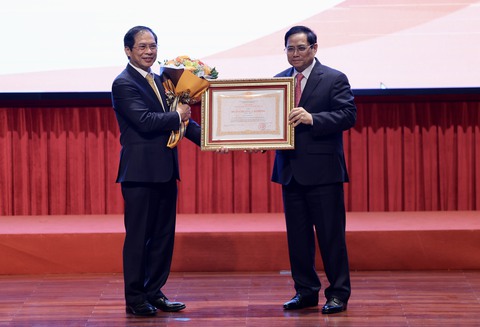 Thủ tướng nêu phương châm 14 chữ cho ngành ngoại giao - Ảnh 1. Thủ tướng nêu phương châm 14 chữ cho ngành ngoại giao - Ảnh 1.